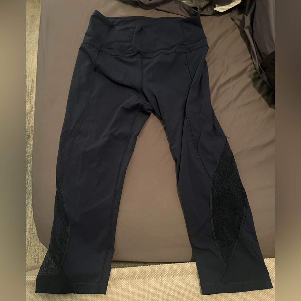 Lululemon Cropped Leggings With Mesh Detailing - Navy Blue